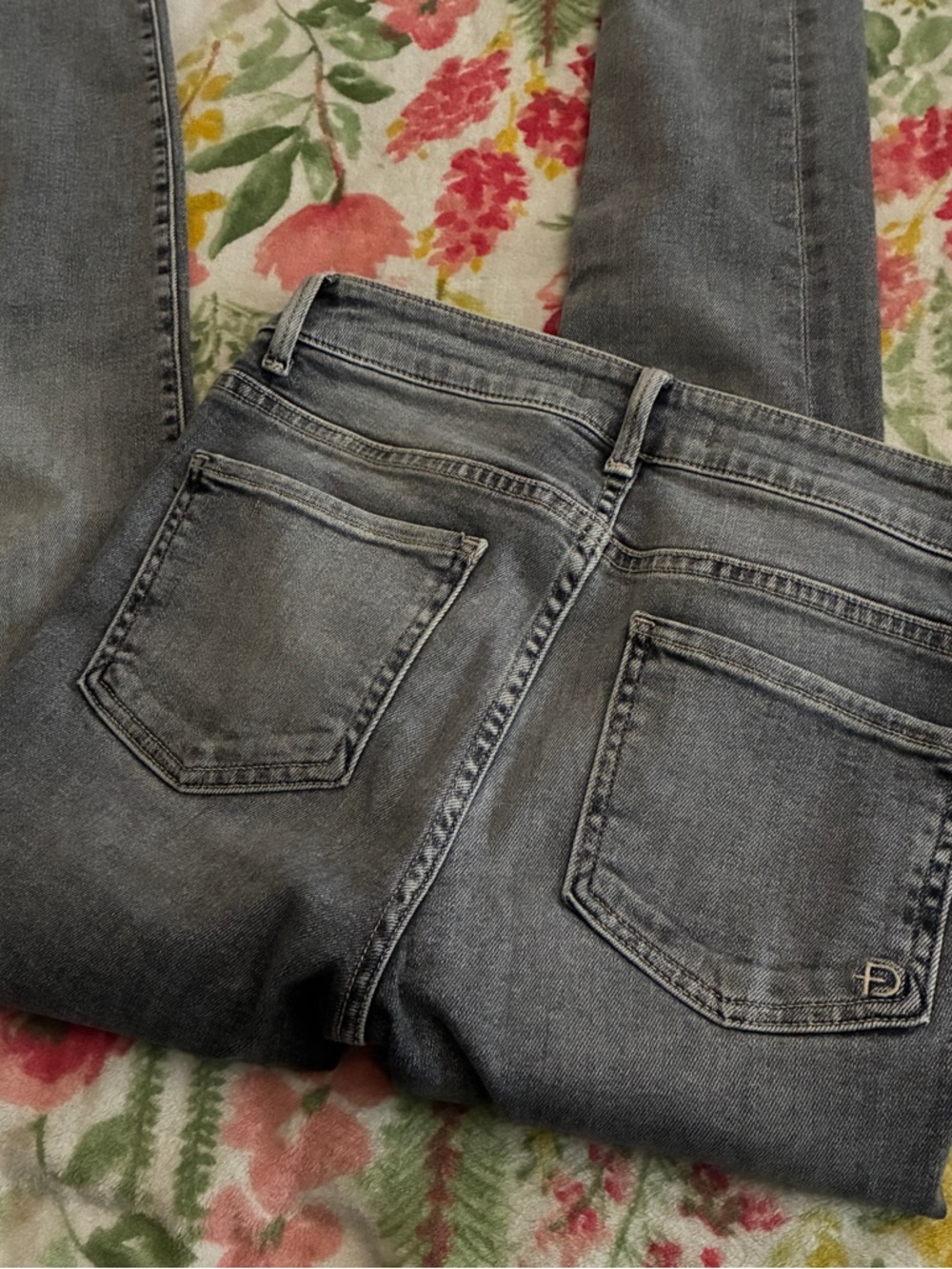 πFidelity Women's Gray High-Rise Slim π Jeans ππΊπ - Picture 6 of 8